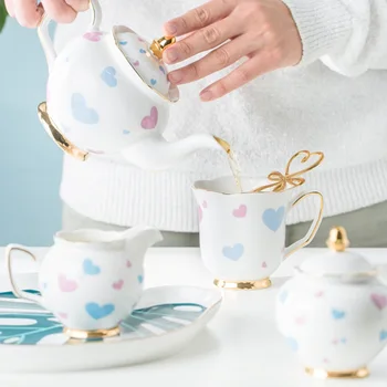 1 adet İskandinav Lüks Aşk Porselen Kahve Kupa Demlik şekerlik süt sürahisi Kahve Fincanı fincan tabağı seti çay tepsisi Düğün Hediyesi