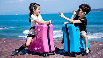 24 inç sıcak satış karikatür atlıkarınca binilebilir plastik tekerlekli çanta valiz bavul bagaj çantası ile evrensel tekerlek