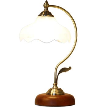 Avrupa tarzı masa lambası ana yatak odası kız Typhoon yatak odası başucu lambası sıcak ışık rahat ve romantik dokunmatik sensör