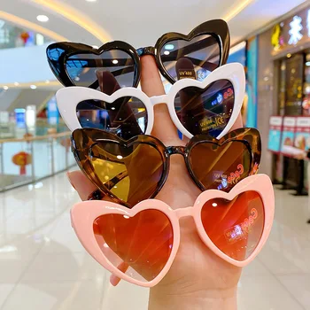 Aşk Kalp Şeklinde Güneş Gözlüğü Kadın Büyük Çerçeve Moda Sevimli Seksi Retro Kedi Gözü Vintage güneş gözlüğü UV400 Koruma Unisex Gözlük