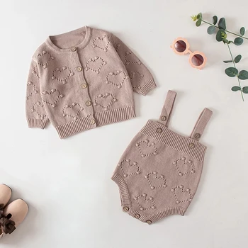 Bebek Erkek Katı Örme Elbise Bahar Sonbahar Bebek Bebek Kız Giysileri Sevgi Dolu Kalp Hırka Ceket + Tulum Giyim Seti