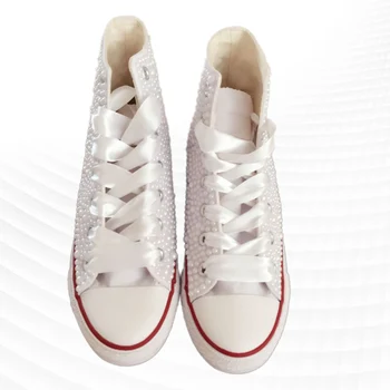 Beyaz yüksek top kanvas ayakkabılar inci taklidi rahat yürüyüş sneakers el yapımı rhinestones nötr vulkanize ayakkabı 35-46