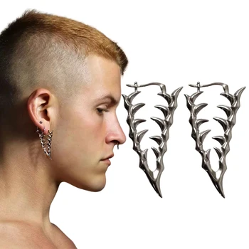 Cyberpunk Tarzı Köpek Dişleri Küpe Unisex Metal Delikli Eardrop Moda HipHop Gotik Earwear Takı Kulak Aksesuarları Hediye