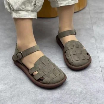 Dokuma Baotou sandalet kadınlar için 2023 yaz yeni stil edebiyat ve sanat tek düğme rahat düz toka Roma sandalet