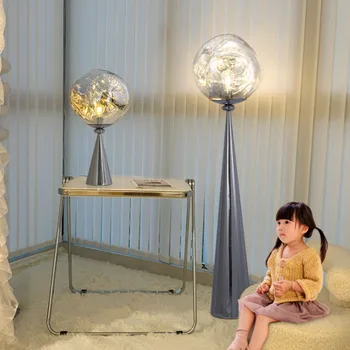 Iskandinav Minimalist yaratıcı Led Lav Zemin Lambaları oturma odası kanepe köşe ayakta ışıkları yatak odası başucu Lambası ev dekor