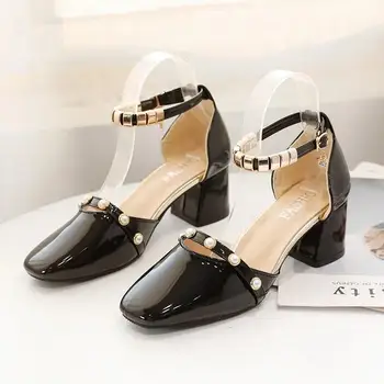 Kadın Klasik Beyaz Pu Deri Toka Kayış Kare Topuk Ayakkabı Bayan Moda Siyah Konfor Bahar Ayakkabı Zapatos De Mujer G7034