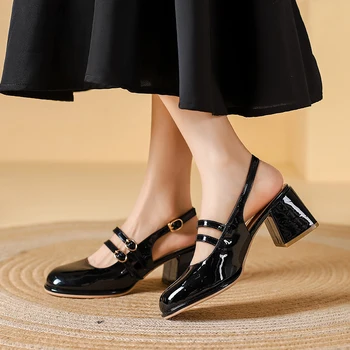 Parlak Rugan Üçlü Sıra Toka Mary Jane Ayakkabı Topuk Kayışı Kapalı Ayak Blok Topuk Nefes Seksi kadın Sandalet