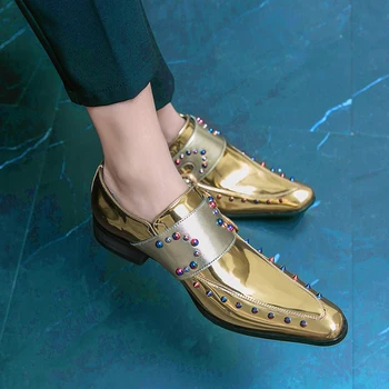 Unisex deri ayakkabı erkek mokasen ayakkabıları Üzerinde Rahat Kayma Altın Elbise Ayakkabı İtalyan Düğün parti ayakkabıları Erkek Moccasins Kulübü parti ayakkabıları