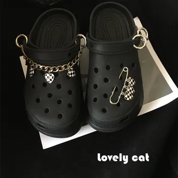 Vintage Metal Zincir Croc Takılar Tasarımcı Siyah Beyaz Satranç Tahtası Izgara Ayakkabı Takılar Croc Serin Tarzı Croc Aksesuarları