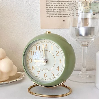 Yaratıcı çalar saat Vintage Masa Saati Sessiz Pointer Saatler Masa Saati Yatak Odası Dekorasyon Dijital Saat Başucu Ev Dekor