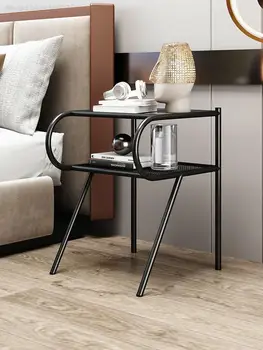Yeni İtalyan minimalist R tipi başucu masa yatak odası basit modern high-end İskandinav ev kanepe yan başucu masa gece standı