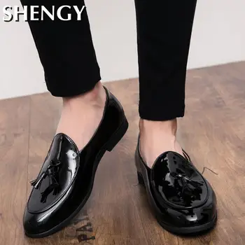 Yeni Sonbahar erkek ayakkabısı Düz Renk Degrade Püskül Parlak Slip-On Beyefendi erkek ayakkabıları nefes alan günlük ayakkabılar Ofis Erkek Loafer'lar