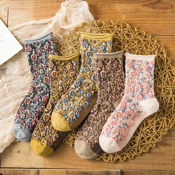 Yüksek Kaliteli Renkli Çiçek Kadın Pamuk Çorap Bahar Kış Mutlu Hediyeler Harajuku Kore Tarzı Sevimli Bayanlar Casual Ekip Çorap